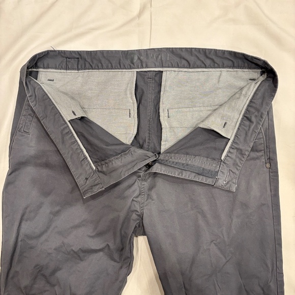 Vuori Men’s Slim Fit Chino Pants Gray Size 36 Style V433 - Picture 4 of 12
